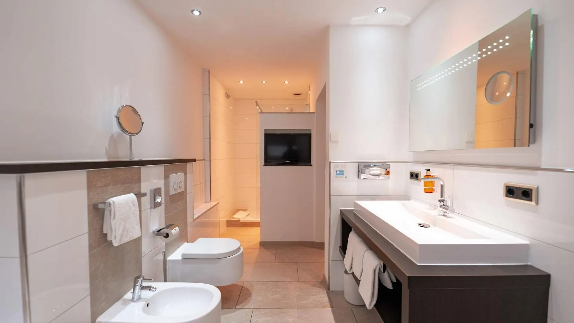 Boutique-Hotel Bayerischer Hof Kempten 4*,